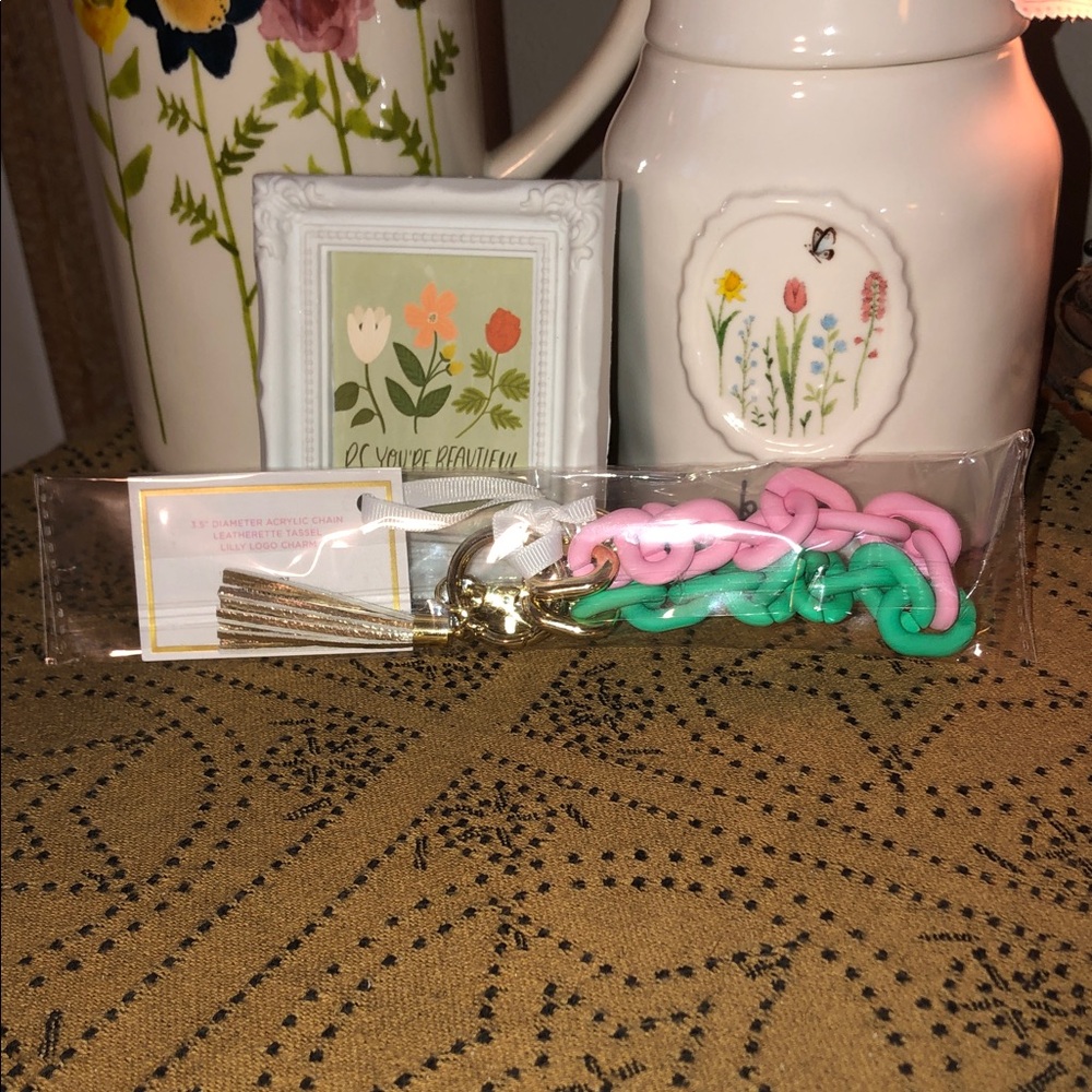 Lilly Pulitzer Keychain Featured in Spearmint Green/Conch Shell Pink - Picture 5 of 6